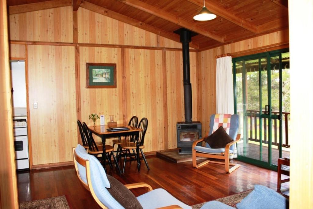 Hawke Brook Chalets Pemberton Room photo